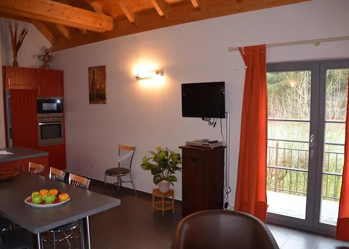 假日公园 布里斯米伦公寓 *